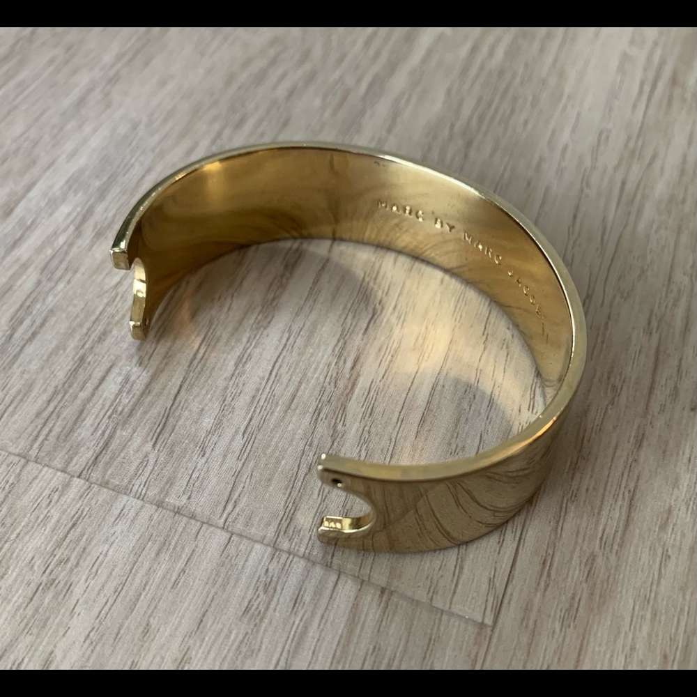 MARC BY MARC JACOBS GOLD BANGLE CUFF BRACELET